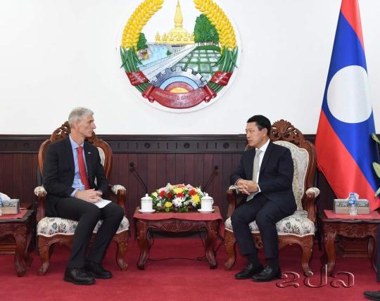 DPM Saleumxay receives outgoing British Ambassador to Laos 